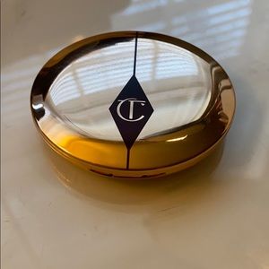 Charlotte Tilbury Magic vanish color corrector